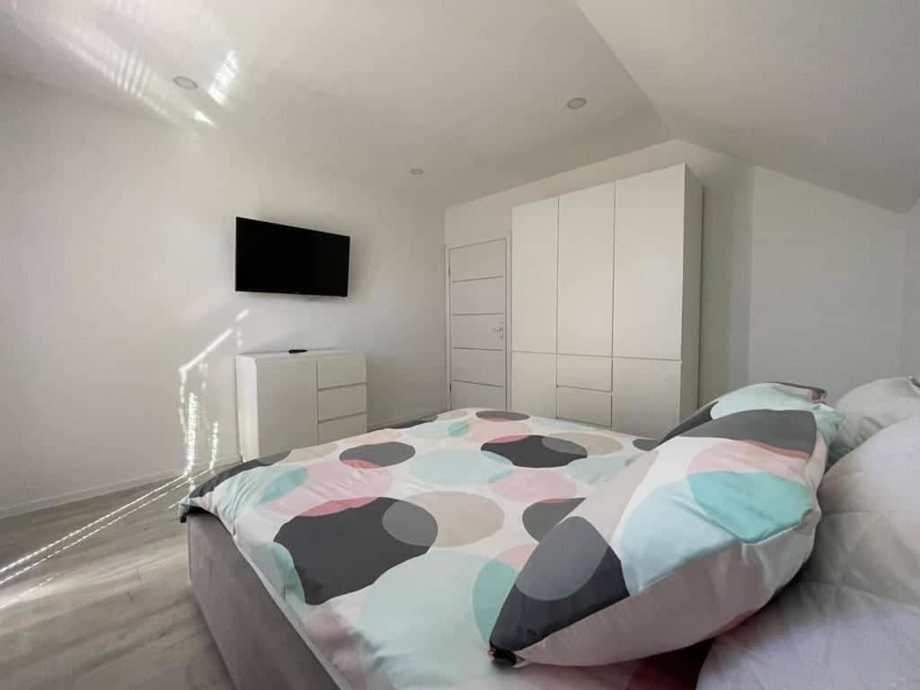 Apartman Pavenka โอโทชาส ภายนอก รูปภาพ